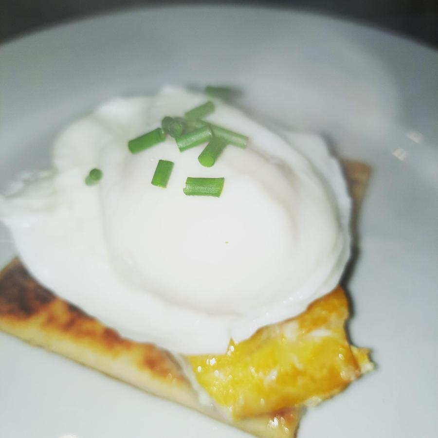 No 45, 발라터 외부 사진